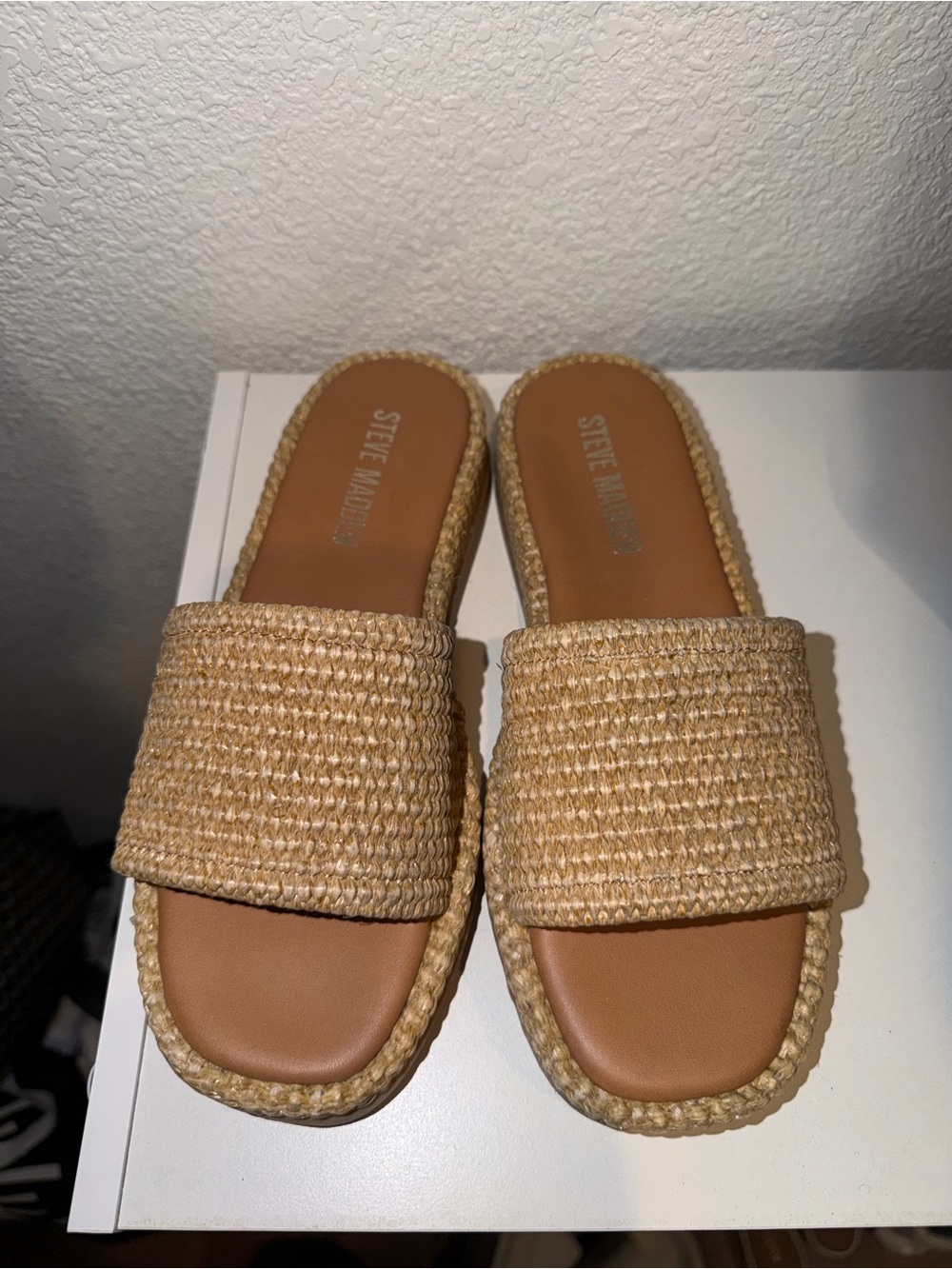 NEW Steve Madden Woven Slide Sandals in Tan 6